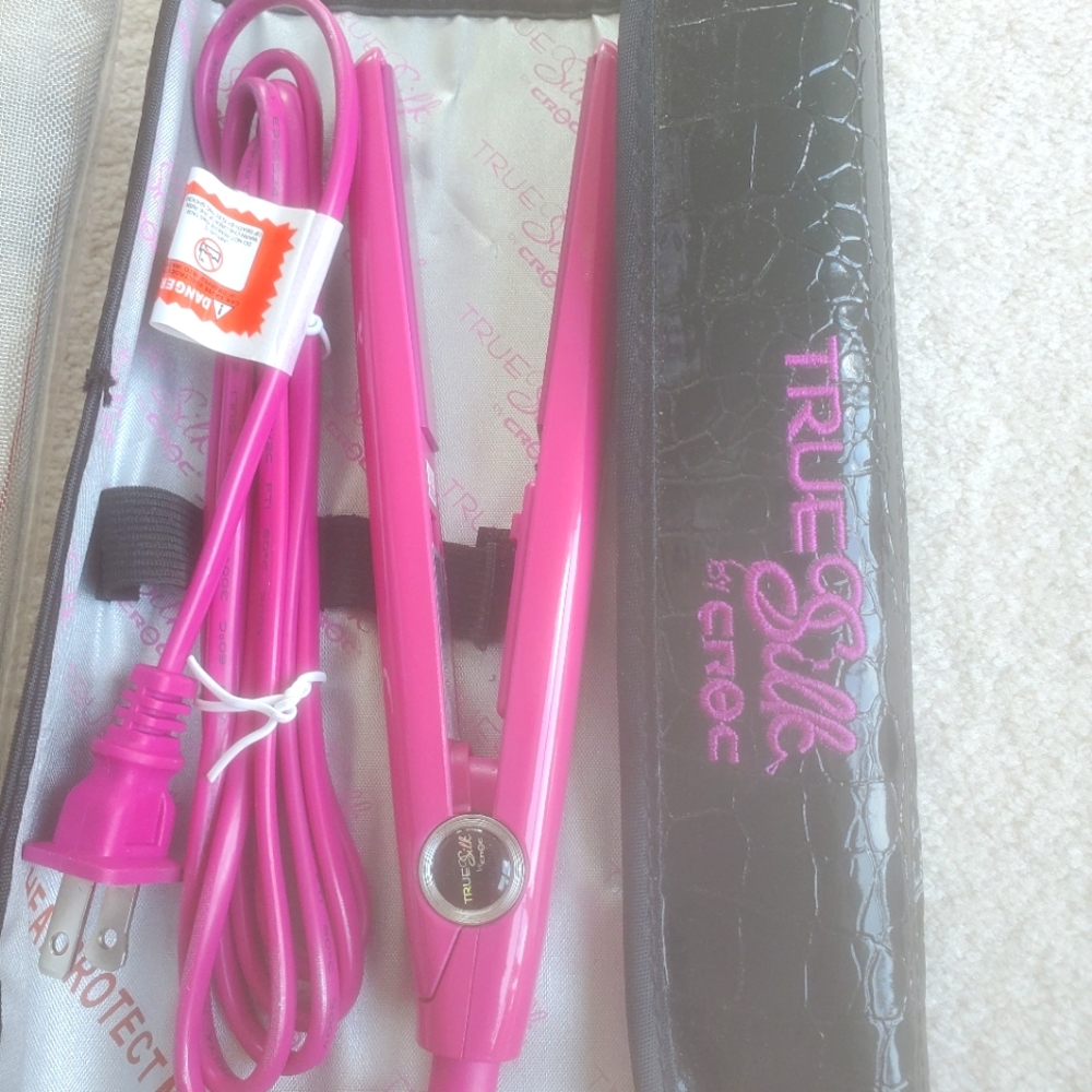 True Silk by Croc mini straightening iron